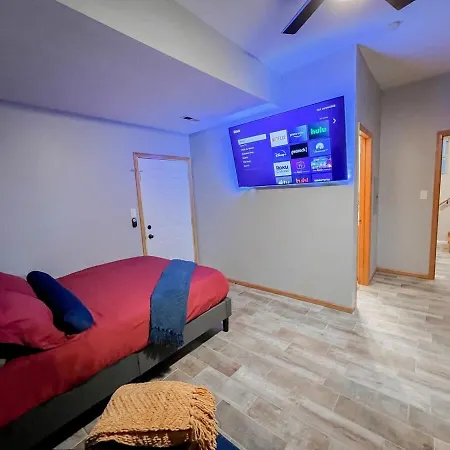 Pool Table, Pingpong, Arcade, 2-Car Parking, 3 Floors! Apartment Chicago Exterior photo