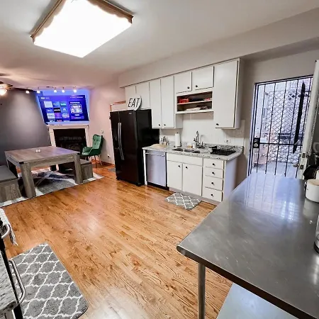 Pool Table, Pingpong, Arcade, 2-Car Parking, 3 Floors! Apartment Chicago Exterior photo